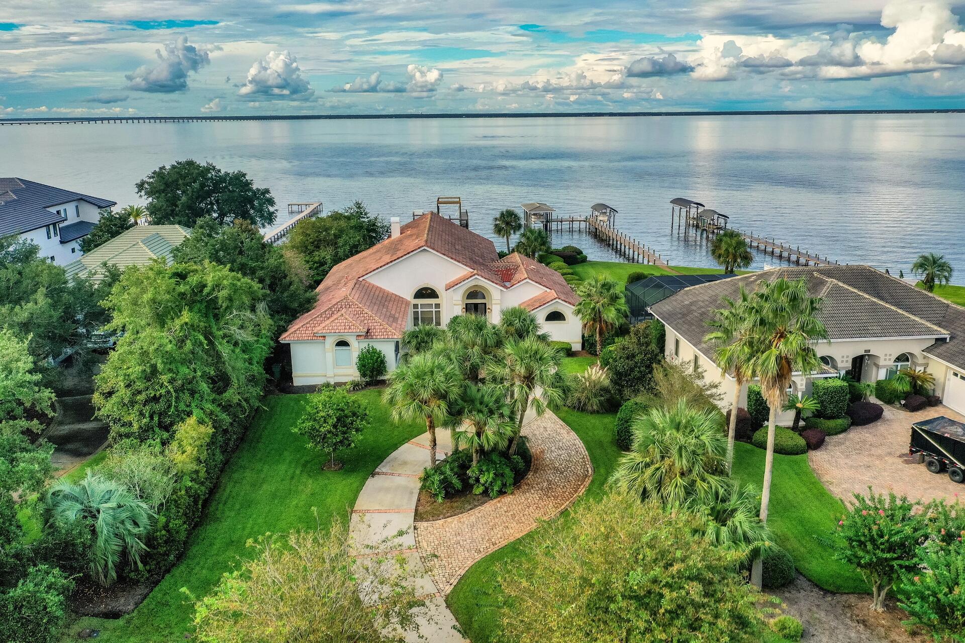 Emerald Bay BAYWINDS GOLF EST PH 1 - Residential
