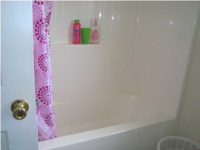 NAVARRE S/D 2ND ADDN - Residential Lease