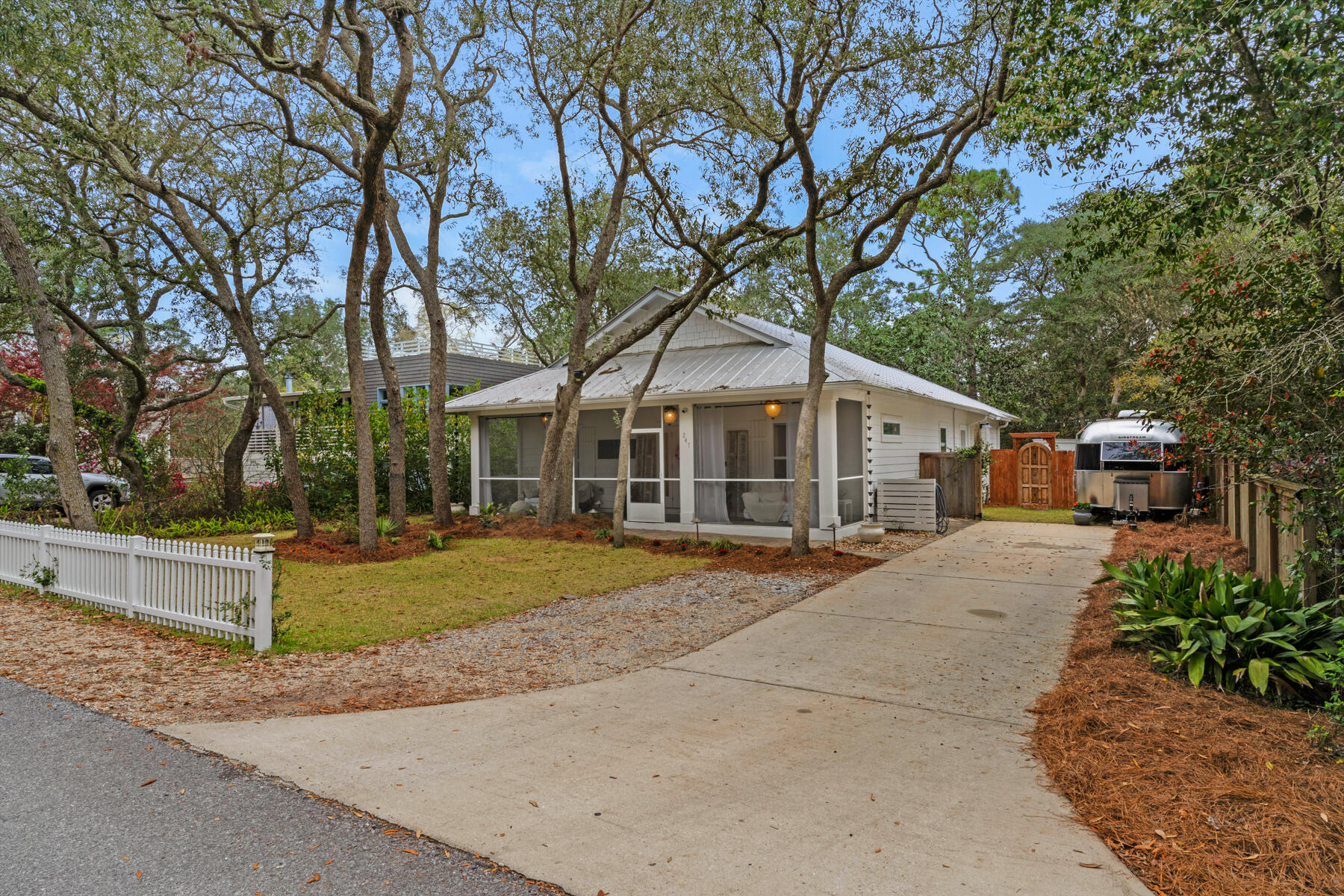 HIGHLAND 1ST ADD - Residential