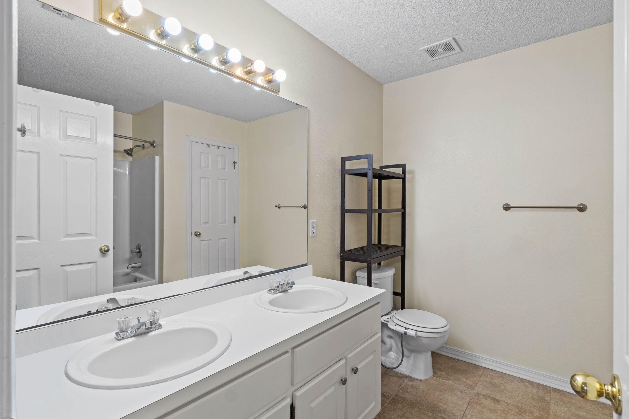 EMERALD VILLAGE S/D - Residential