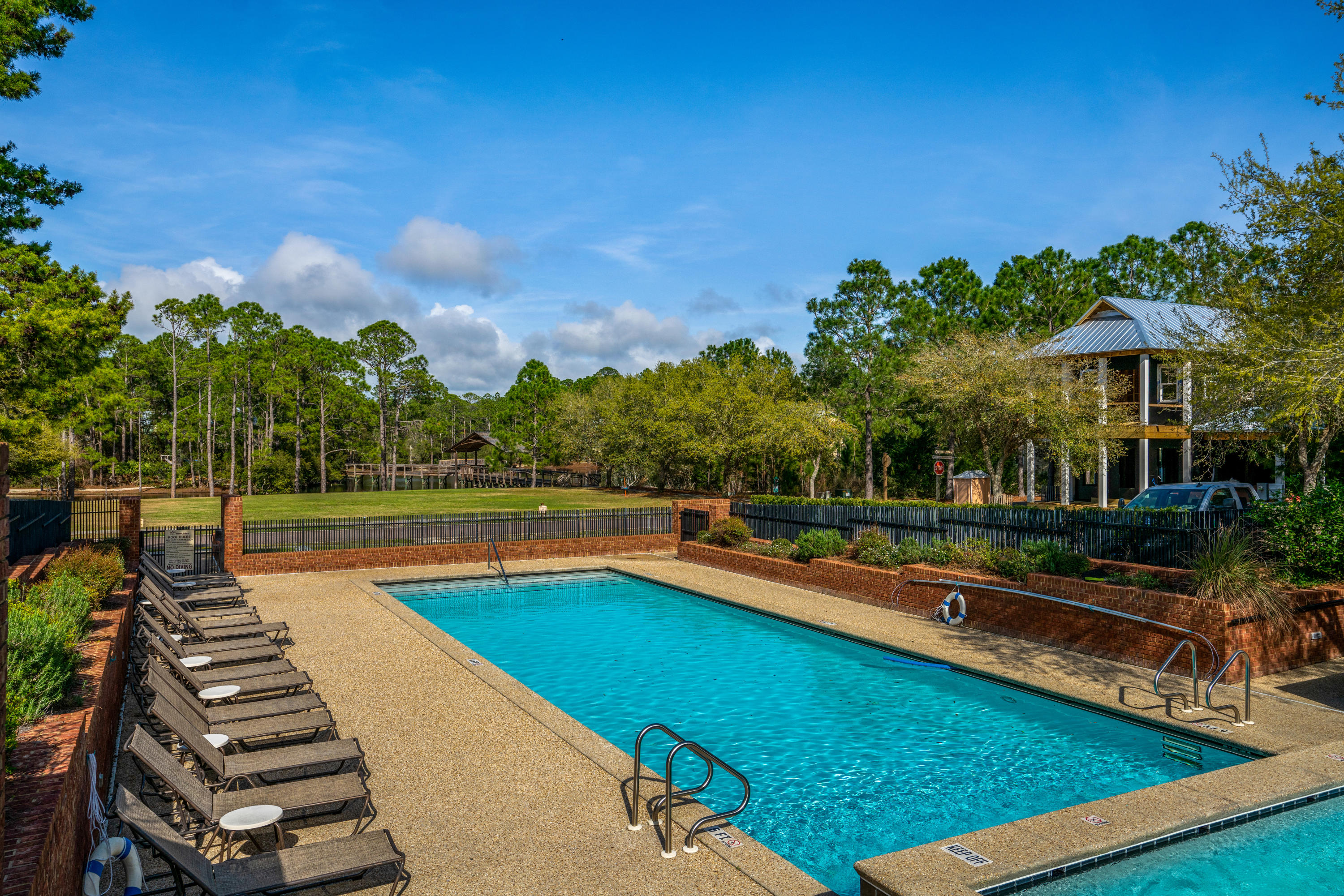 FOREST LAKES - Land