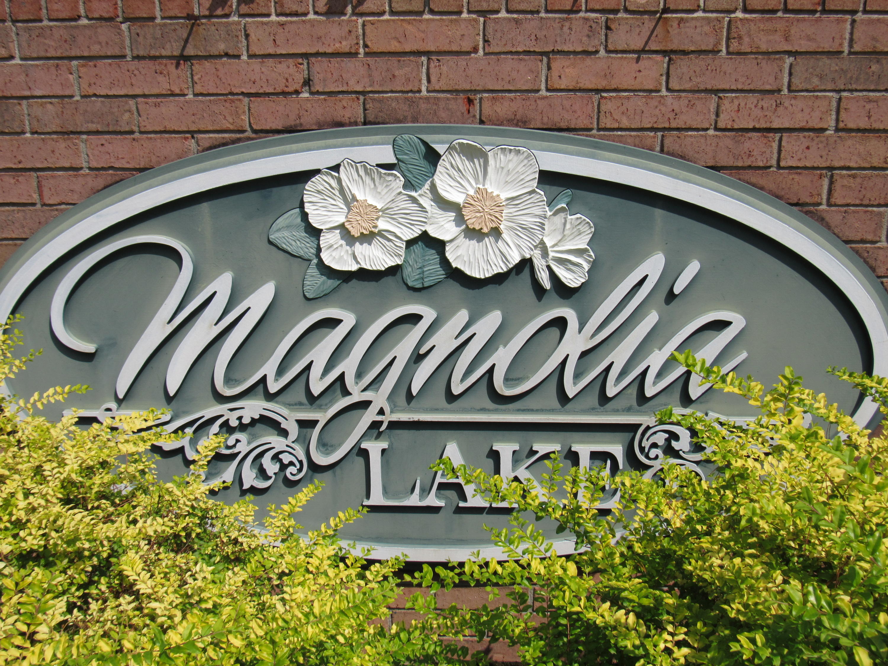PRICE REDUCED! EXCELLENT PRICE!
Magnolia Lake S/D Phase 2. Magnolia Lake is one of Defuniak's finest subdivisions. All lot owners have lake privileges. Located in the city limits. All city utilities. Walking distance to the grade school, high school and children's park. One way in and one way out gives the subdivision a gated community feel. Buy now! Build later!