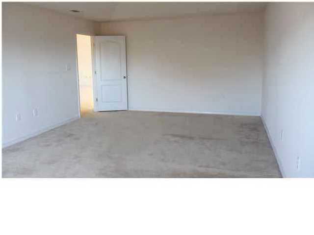 CREETWOOD VILLAGE - Residential Lease