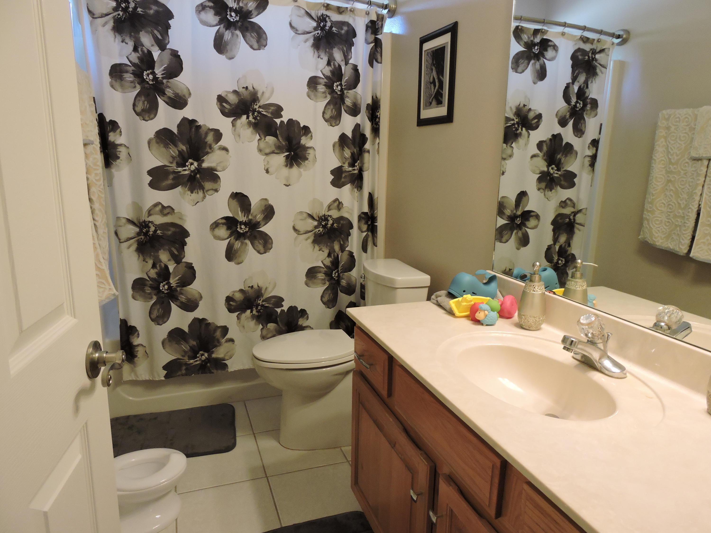 ROYAL OAKS S/D - Residential Lease