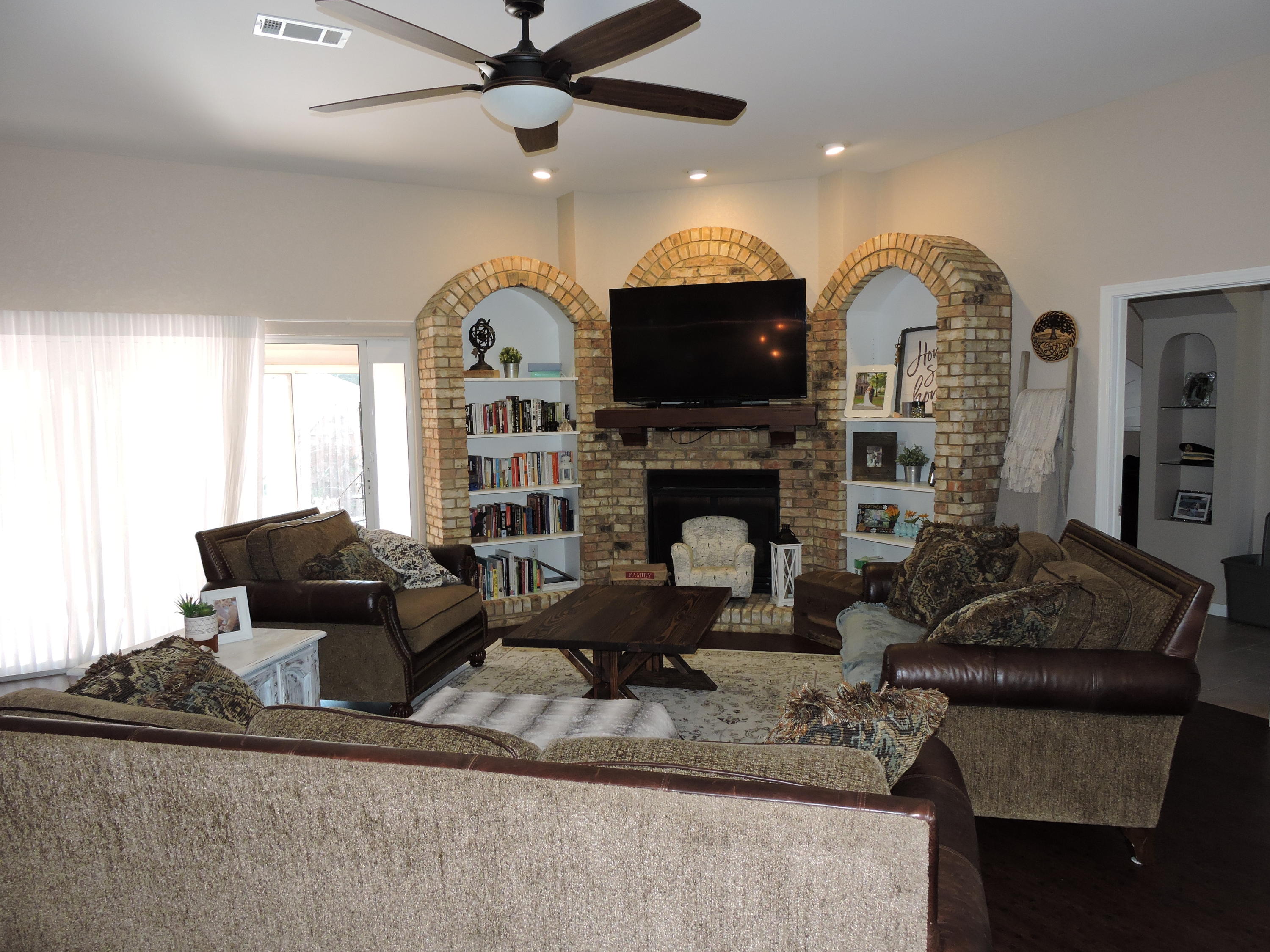 ROYAL OAKS S/D - Residential Lease