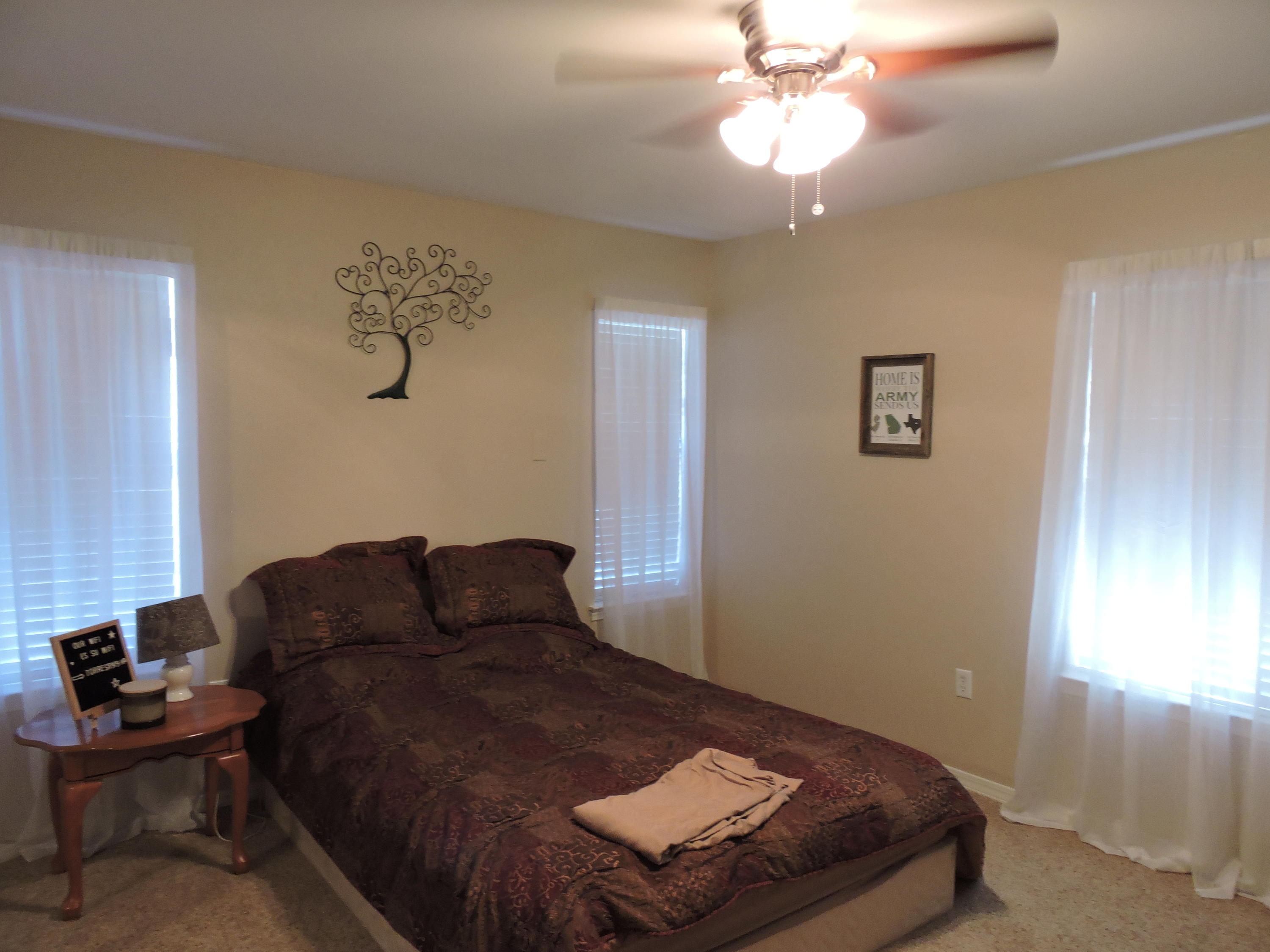 ROYAL OAKS S/D - Residential Lease