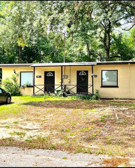 Don't miss out on this 1 Bedroom Unit in charming Niceville. This cozy duplex features tile floors throughout, providing a modern and easy-to-clean living space. With ample storage options, you'll have plenty of room to keep your belongings organized and out of sight. Perfect for those seeking a low-maintenance lifestyle, this unit offers a comfortable and inviting atmosphere. Don't miss out on the opportunity to make this lovely 1 bedroom, 1 bathroom house your new home sweet home.