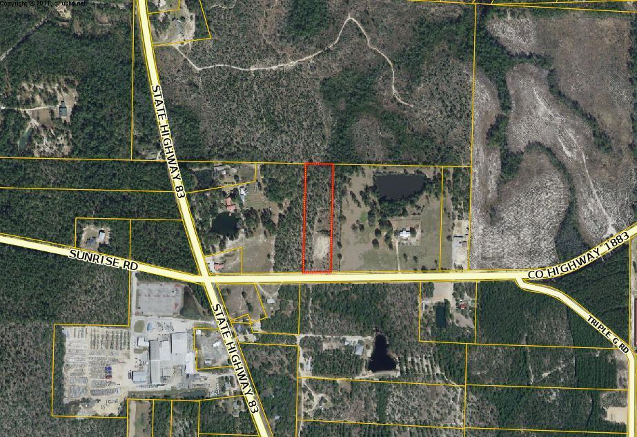 Beautiful 4 acres perfect location to build that dream home where neighbors are NOT ''so close''. I have had so many calls for that ''perfect property'' for a really nice home to be located. Well this is IT!
Check it out, paved road, within 4 miles of town, has city water tap in place, partially cleared. You have necessary conveniences without having to drive to town. such as a service station and a dollar store and a country restaurant within short distance of the property...so to live in the country, that is pretty sweet!