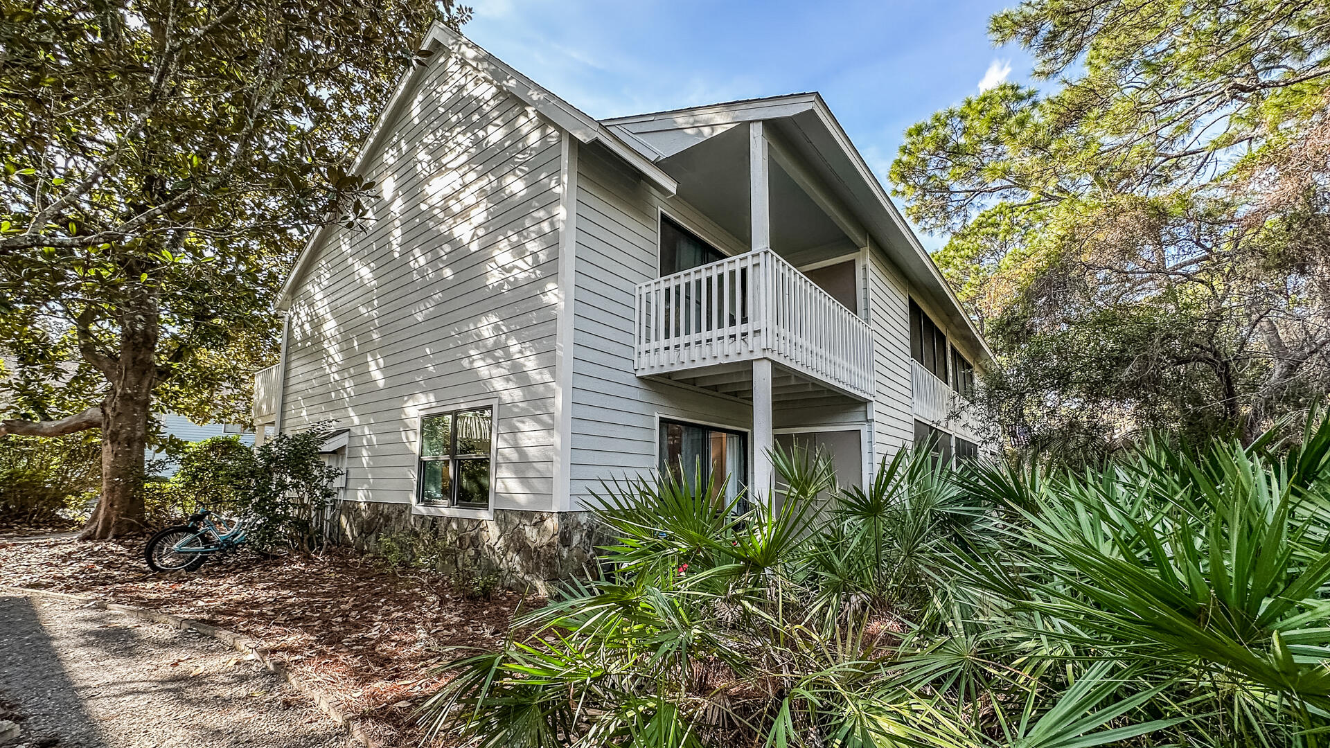 MUCH SOUGHT AFTER CASSINE END UNIT WITH 2 BEDROOM, 2 1/2 BATHS IN1252 SQUARE FOOT LIVING SPACE. .MASTER BEDROOM HAS BEEN ENLARGED TO ALLOW SPACE FOR KING BED AND BUNKS. UNIT 133 IS ONE OF THE MOST IDYLLIC SETTING S IN CASSINE, THE REAR VIEW IS TO THE WOODS , POND AND WALKING BRIDGE.. PEACEFUL AND QUIET  JUST A SHORT WALK TO THE ONE OF THE WORLDS MOST BEAUTIFUL BEACHES.
 THE COMMUNITY ENJOYS MANY AMENITIES WHICH INCLUDE TWO POOLS, TENNIS COURTS, PICKLE BALL,WALKING TRAILS ALL HIDDEN OFF THE FAST MOVING LIFE ON 30A. AND CLOSE ENOUGH TO WALK OR BIKE TO MANY OF THE SHOPS AND RESTAURANTS IN SEAGROVE BEACH .