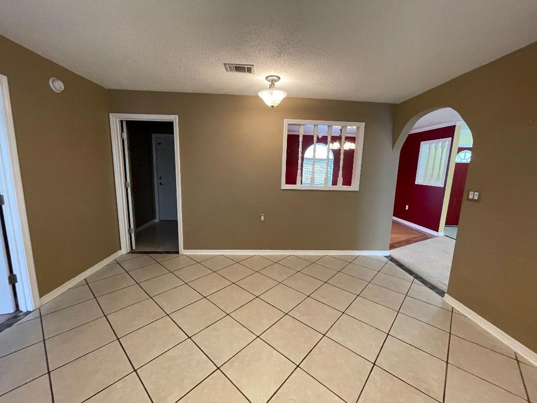 COUNTRYVIEW ESTATES - Residential Lease