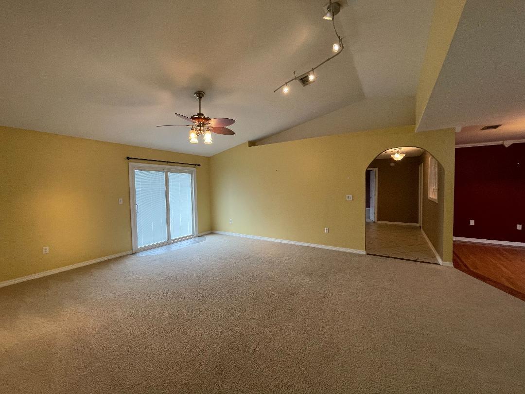 COUNTRYVIEW ESTATES - Residential Lease
