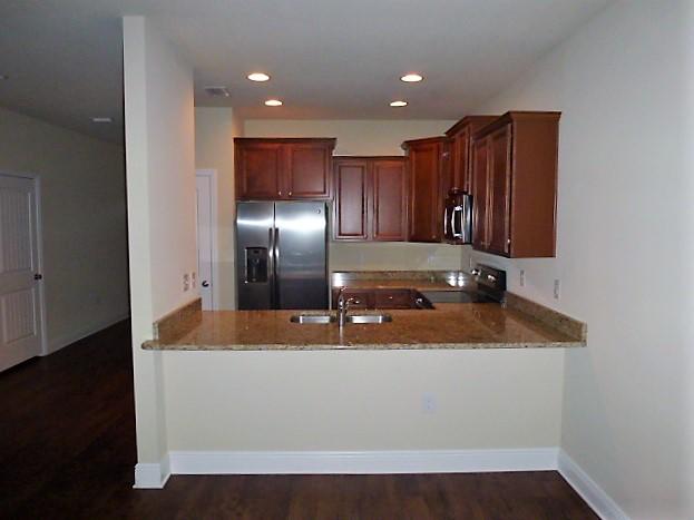 RESERVE POINTE - Residential Lease