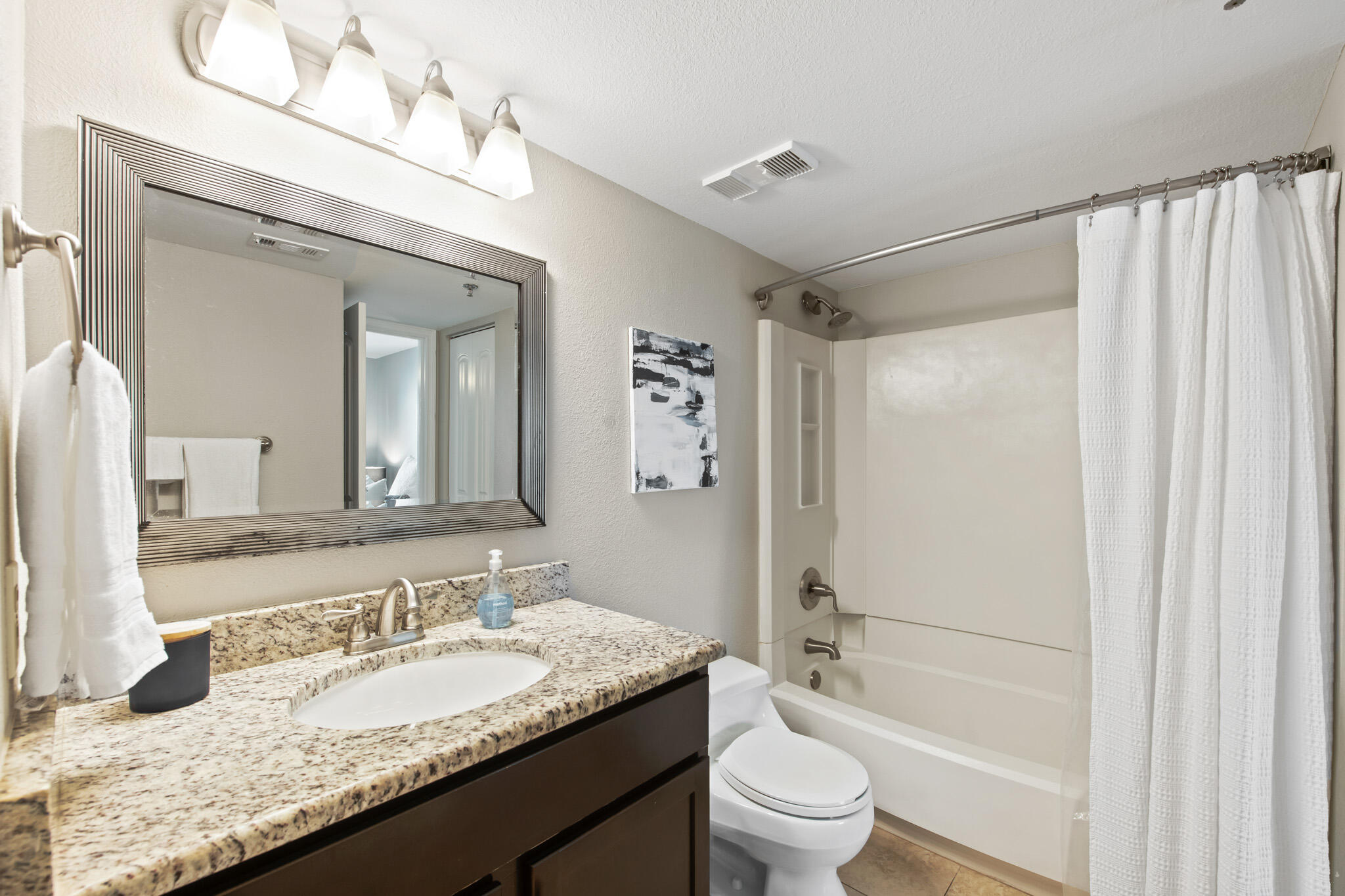 COMMODORE'S RETREAT LIMITED CONDO - Residential