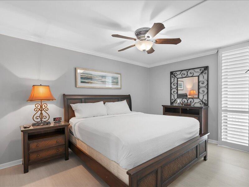EMERALD TOWERS CONDO - Residential