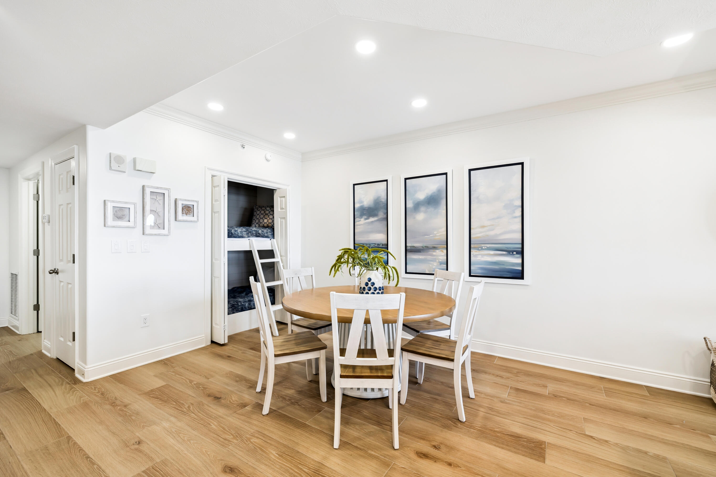 TREASURE ISLAND - Residential