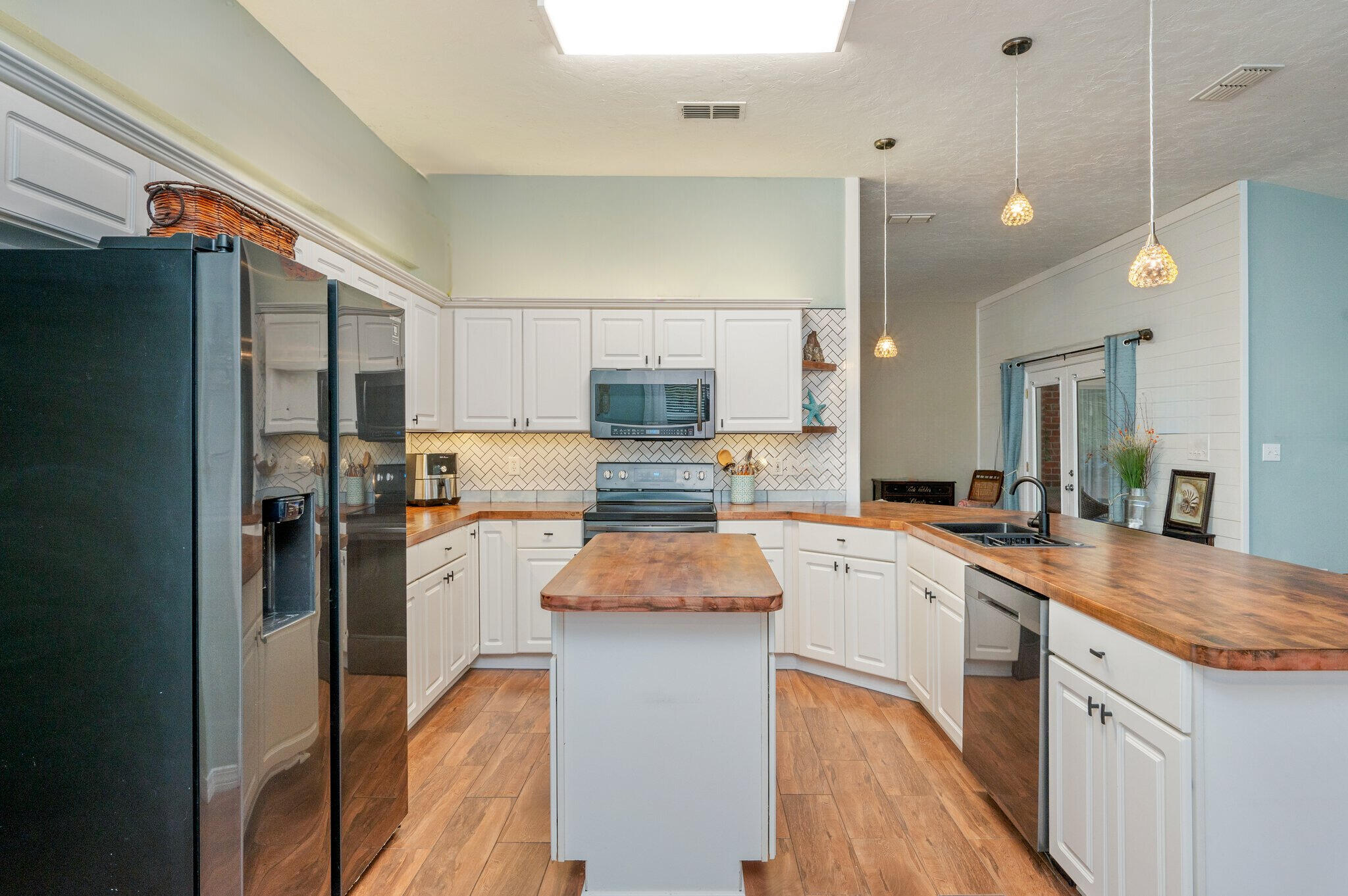 COUNTRYWOOD EST - Residential