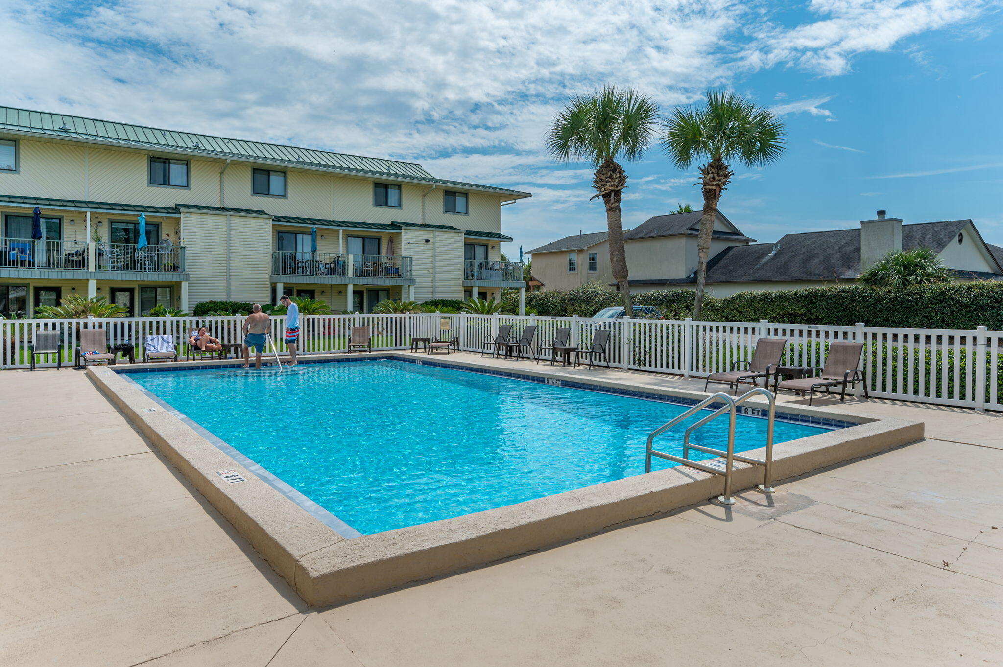 SANDPRINTS CONDO - Residential