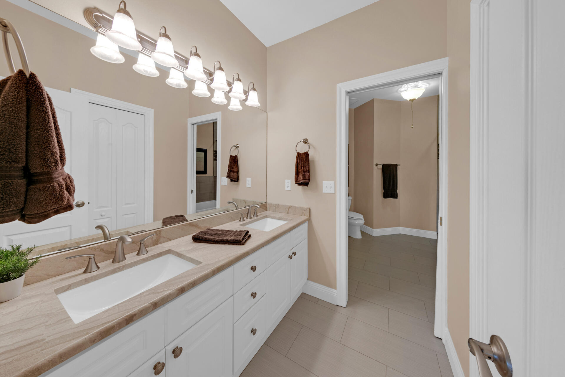SEASCAPE CONDO PH 10 - Residential