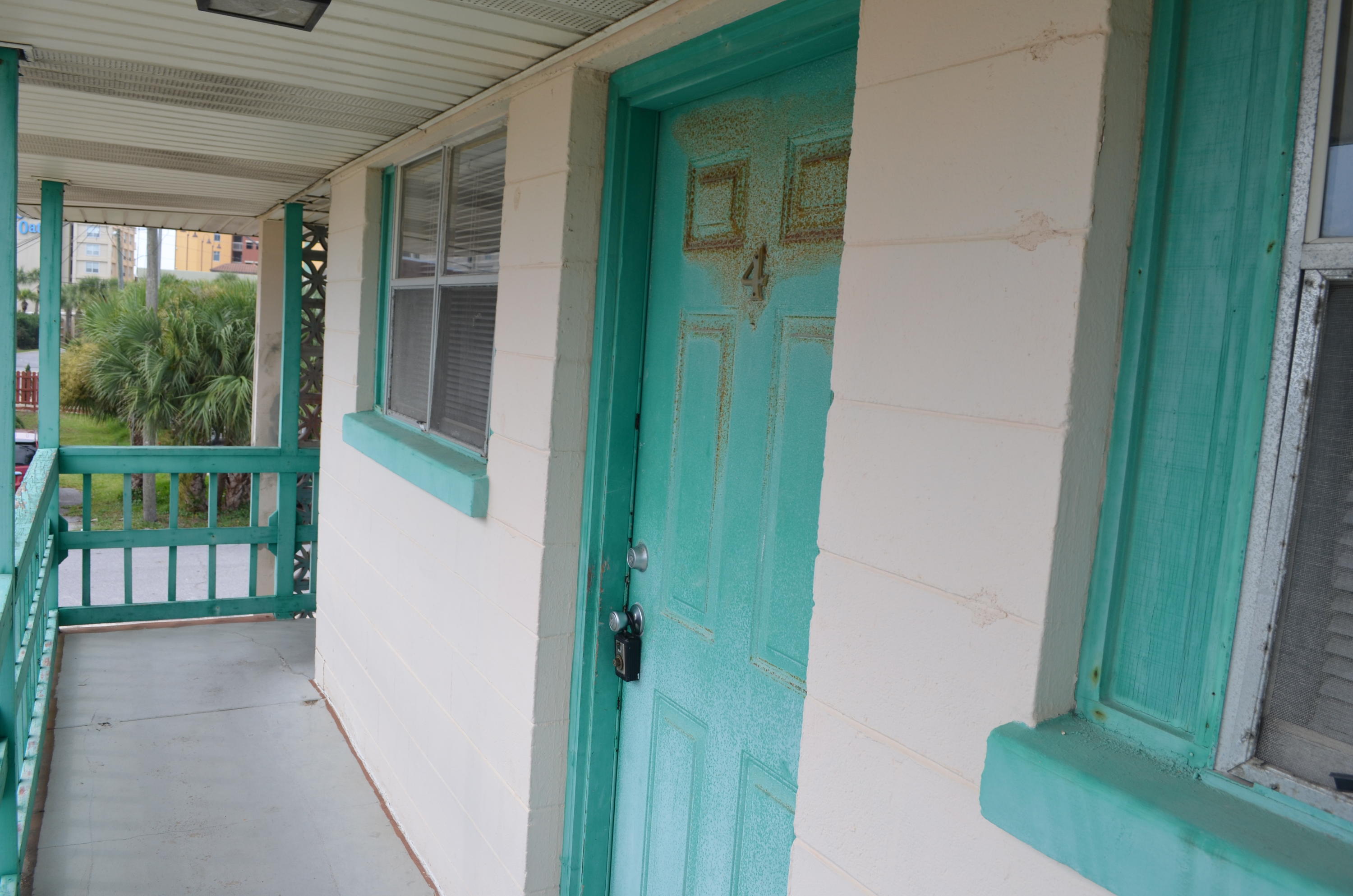 **Moving special** Fully remodeled condo within walking distance to the beach. Brand new kitchen, brand new flooring, brand new paint, brand new bathroom. Trash service included also. Exterior of building in process of being redone before the end of the year and there is a laundry room on-site.