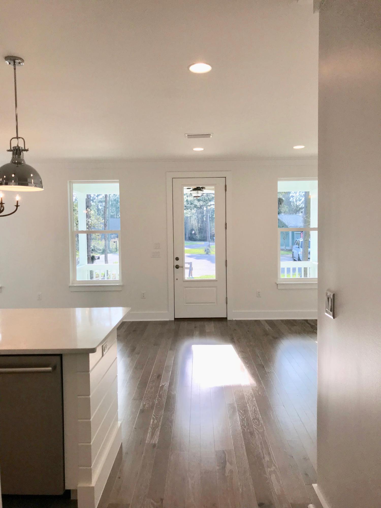 MONARCH ESTATES - Residential