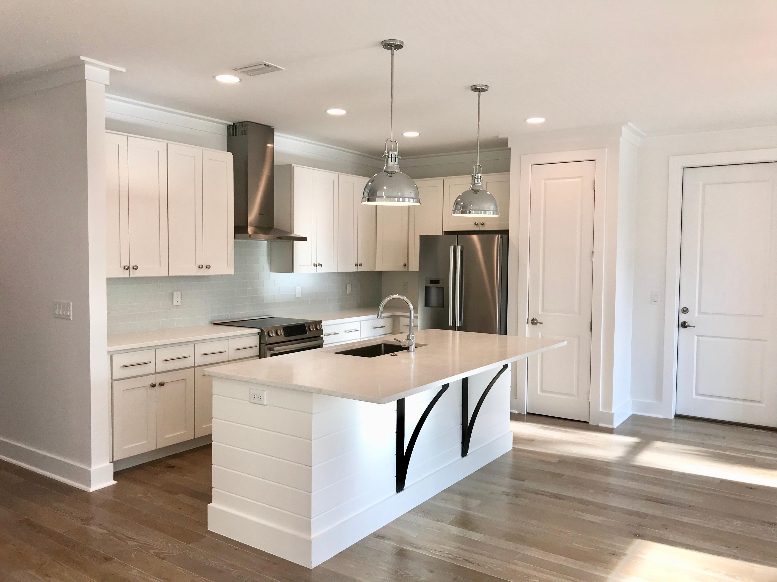 MONARCH ESTATES - Residential
