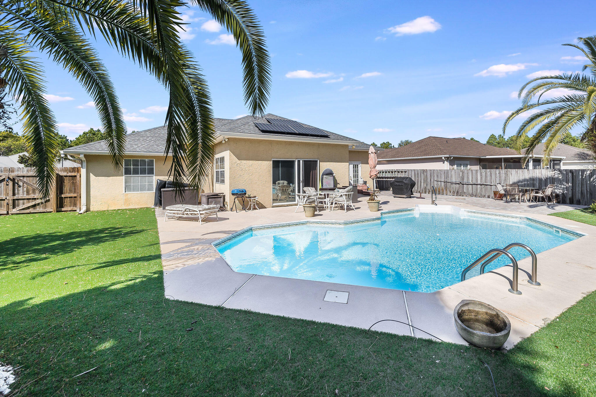 FLAMINGO VILLAGE aka EMERALD WALK - Residential