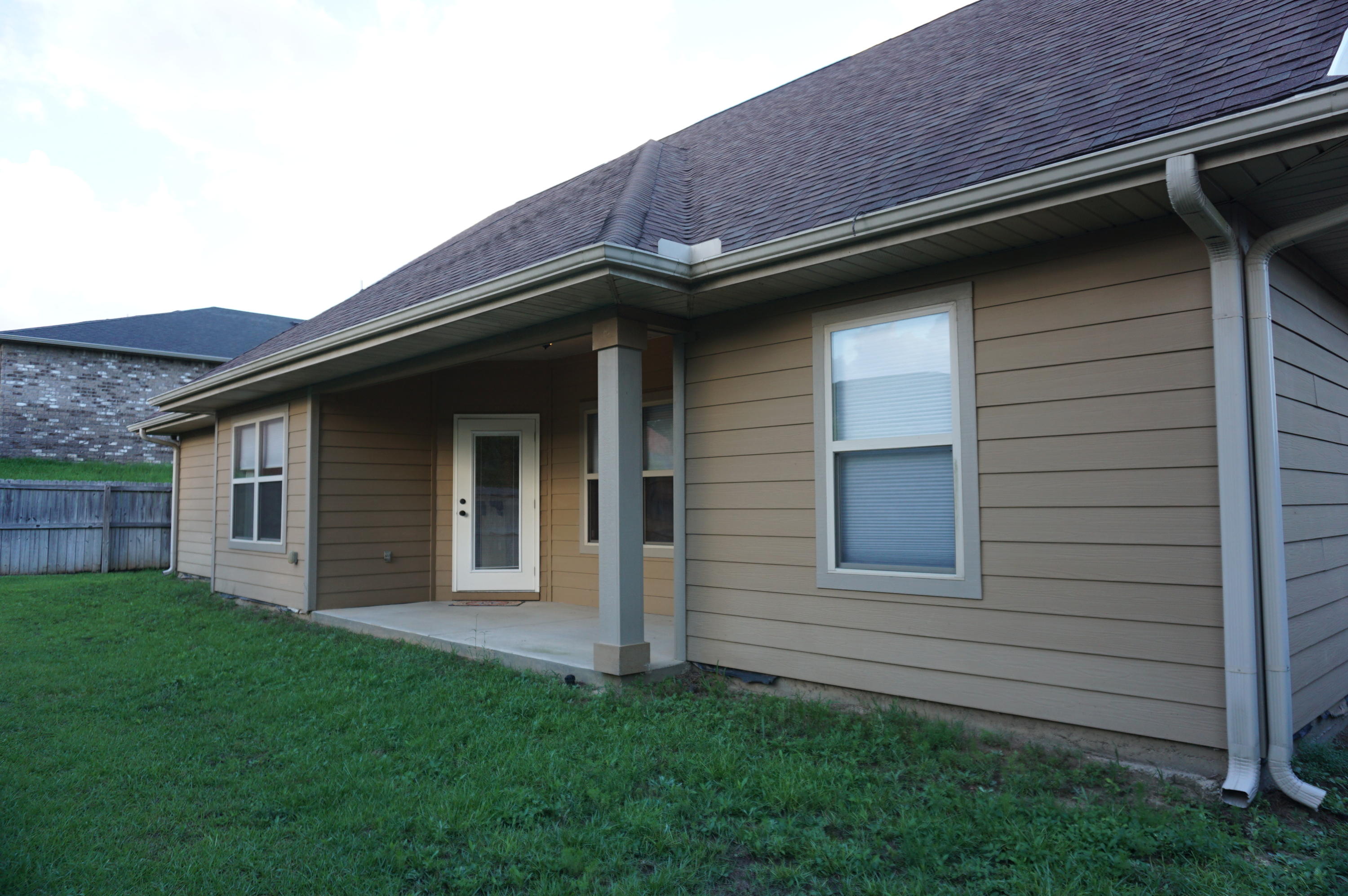 DUGGAN POND ESTATES - Residential Lease