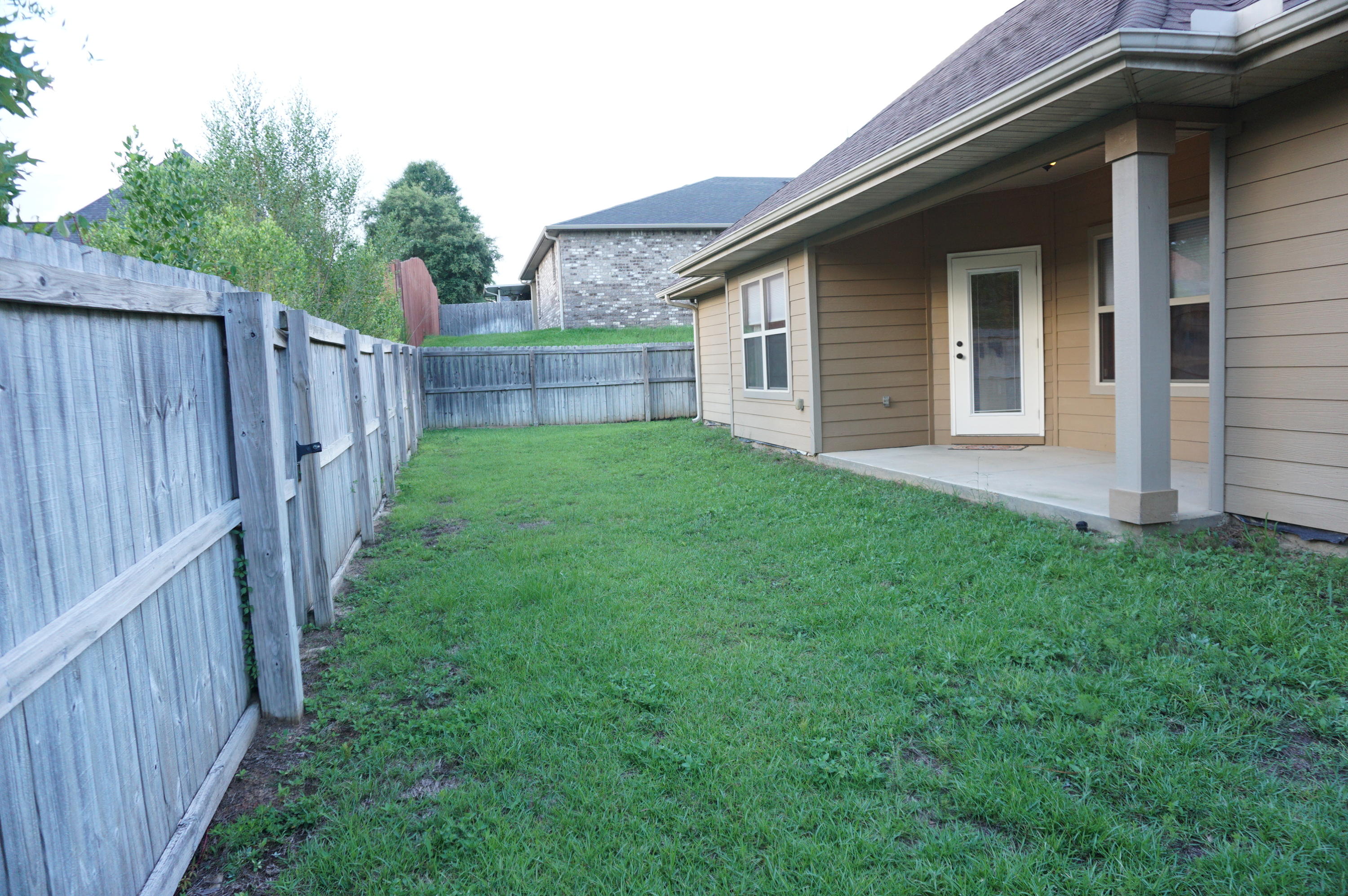 DUGGAN POND ESTATES - Residential Lease