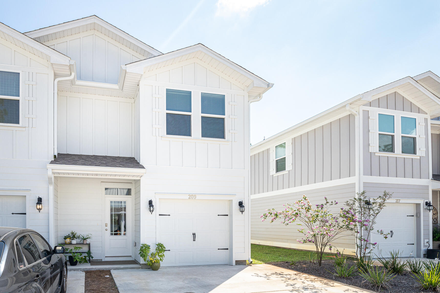 AVAILABLE NOW! Pets Accepted upon owner approval. Welcome to Sandhill Pines! This like new, end unit Townhome features 3 bedrooms, 2.5 baths, 1 car garage and backs up to the pond. There is EVP flooring throughout, spacious bedrooms, granite countertops, white shaker cabinets and is equipped with brushed nickel hardware.
Pets allowed upon owner approval and a pet deposit. 

For showing apt and information please call/text 850-797-4466.