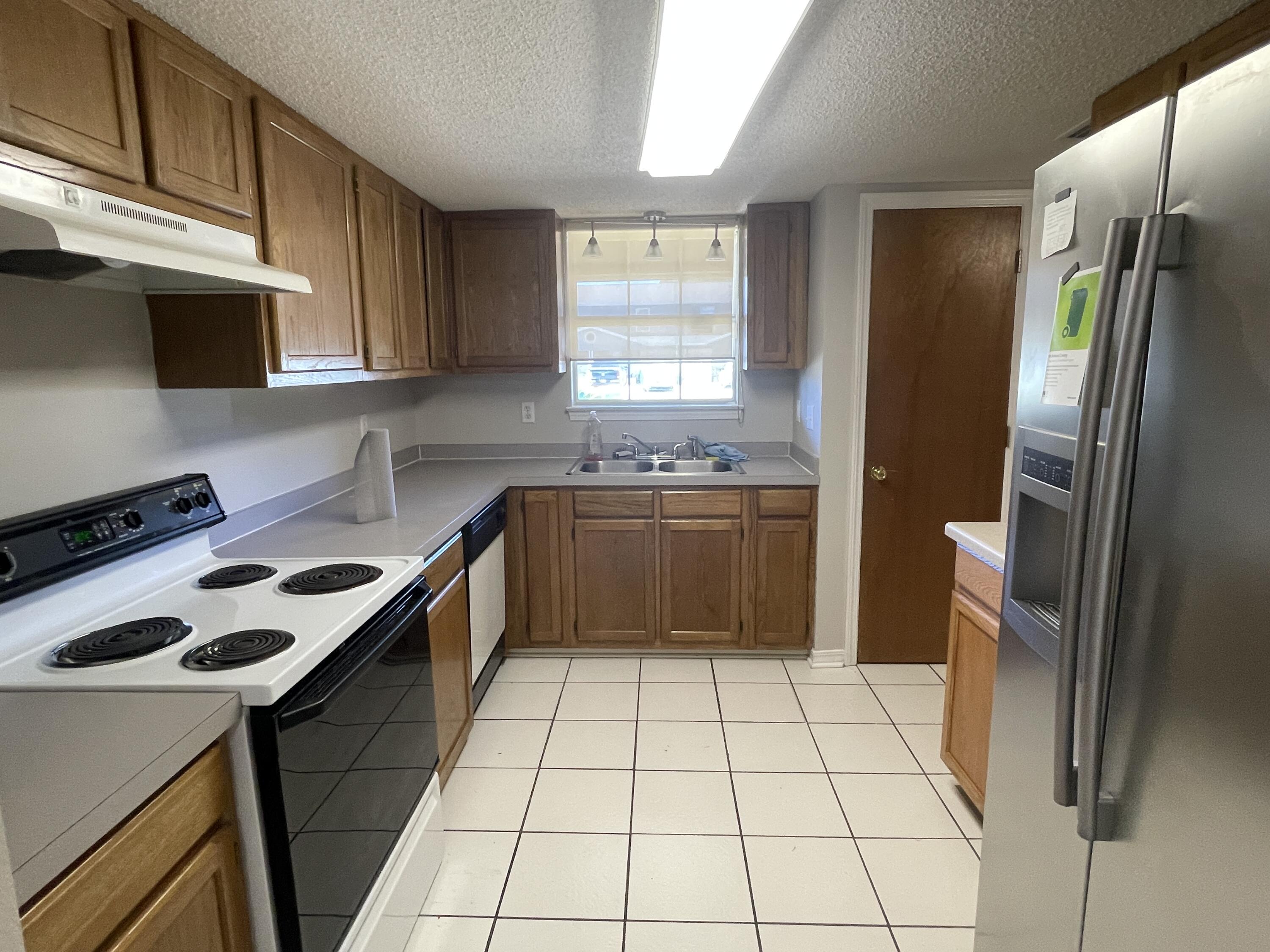 FOREST OAKS PH 1 - Residential Lease