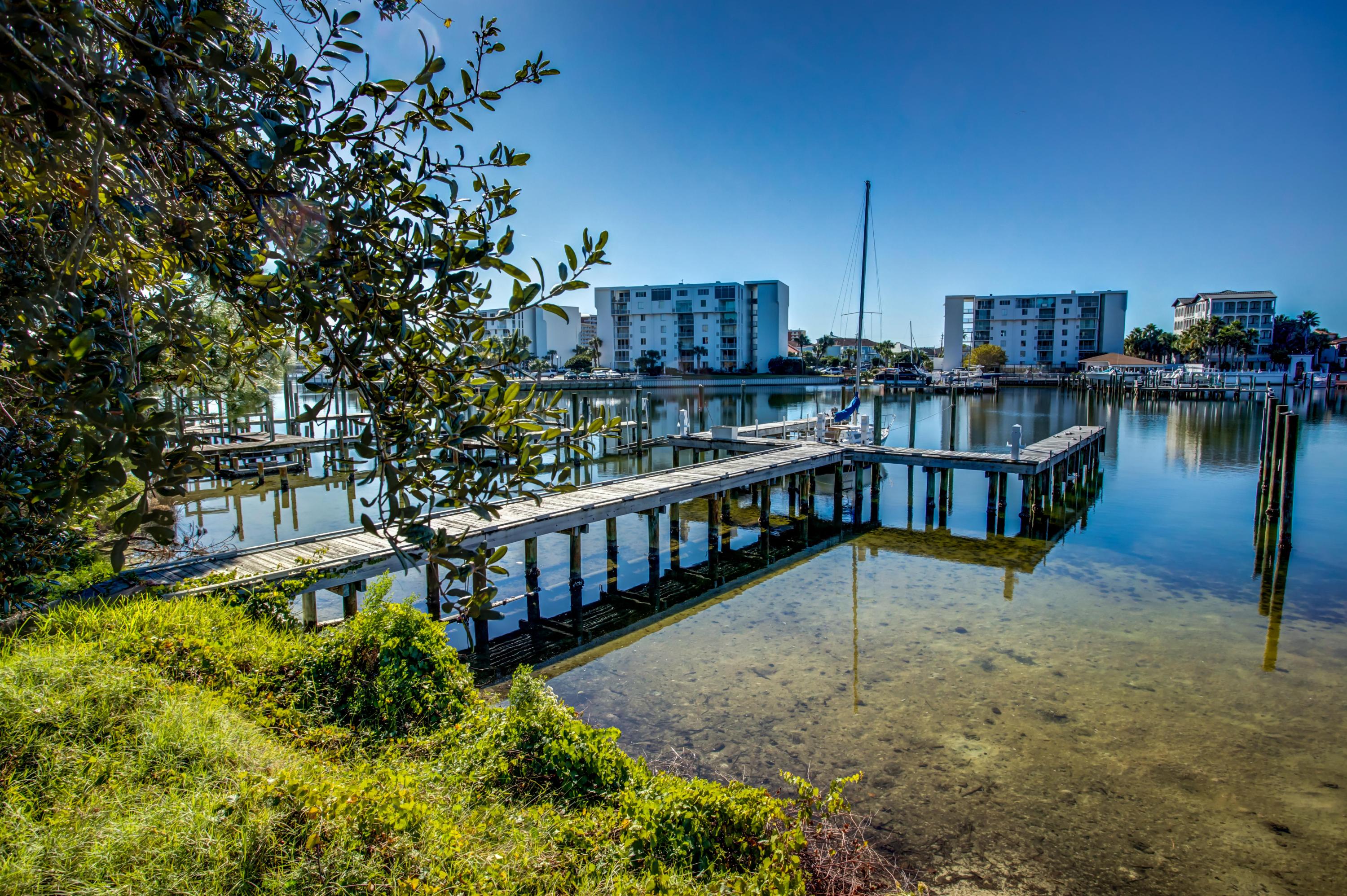 The Enclaves on the Harbor - Land