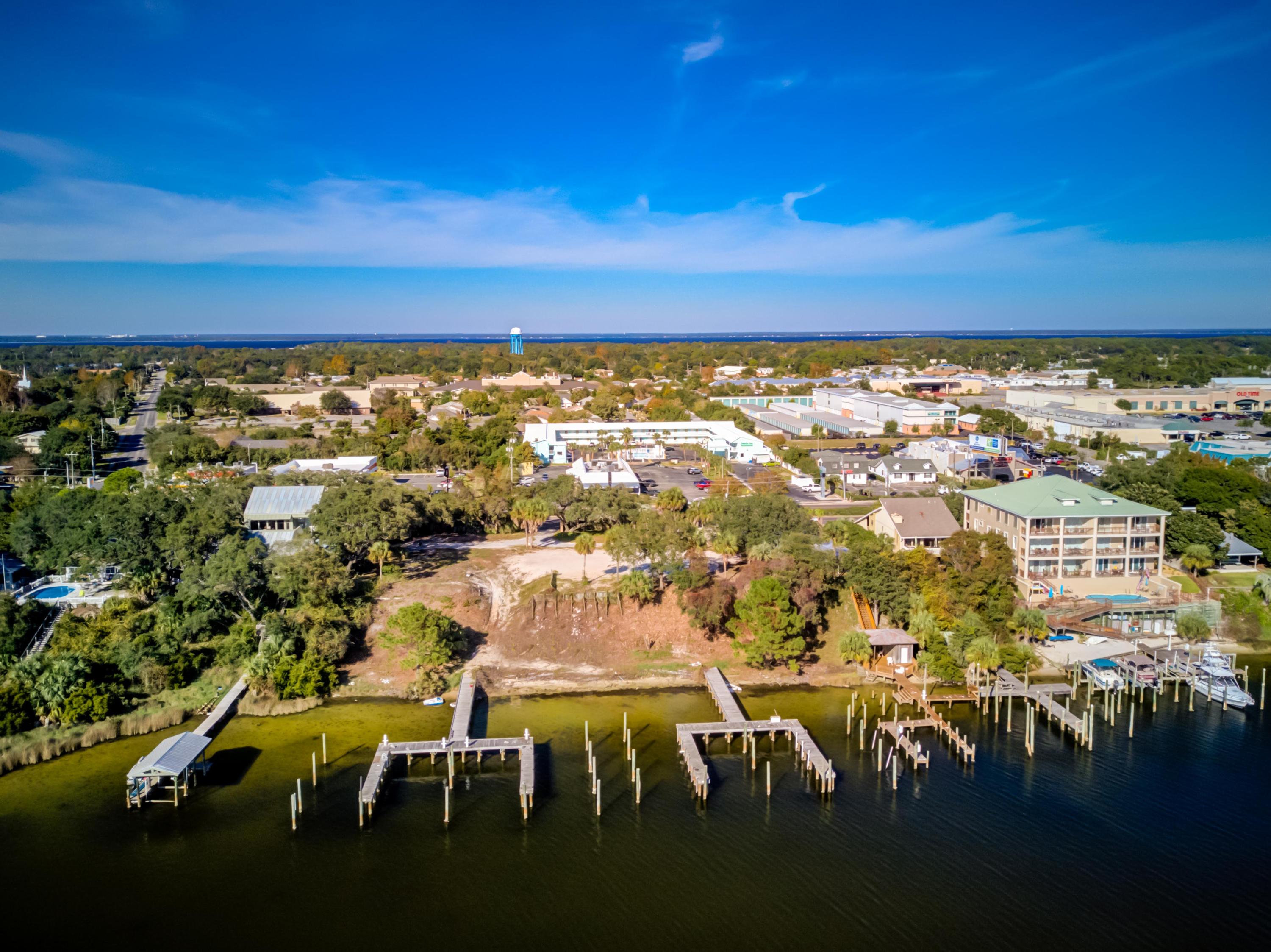 The Enclaves on the Harbor - Land