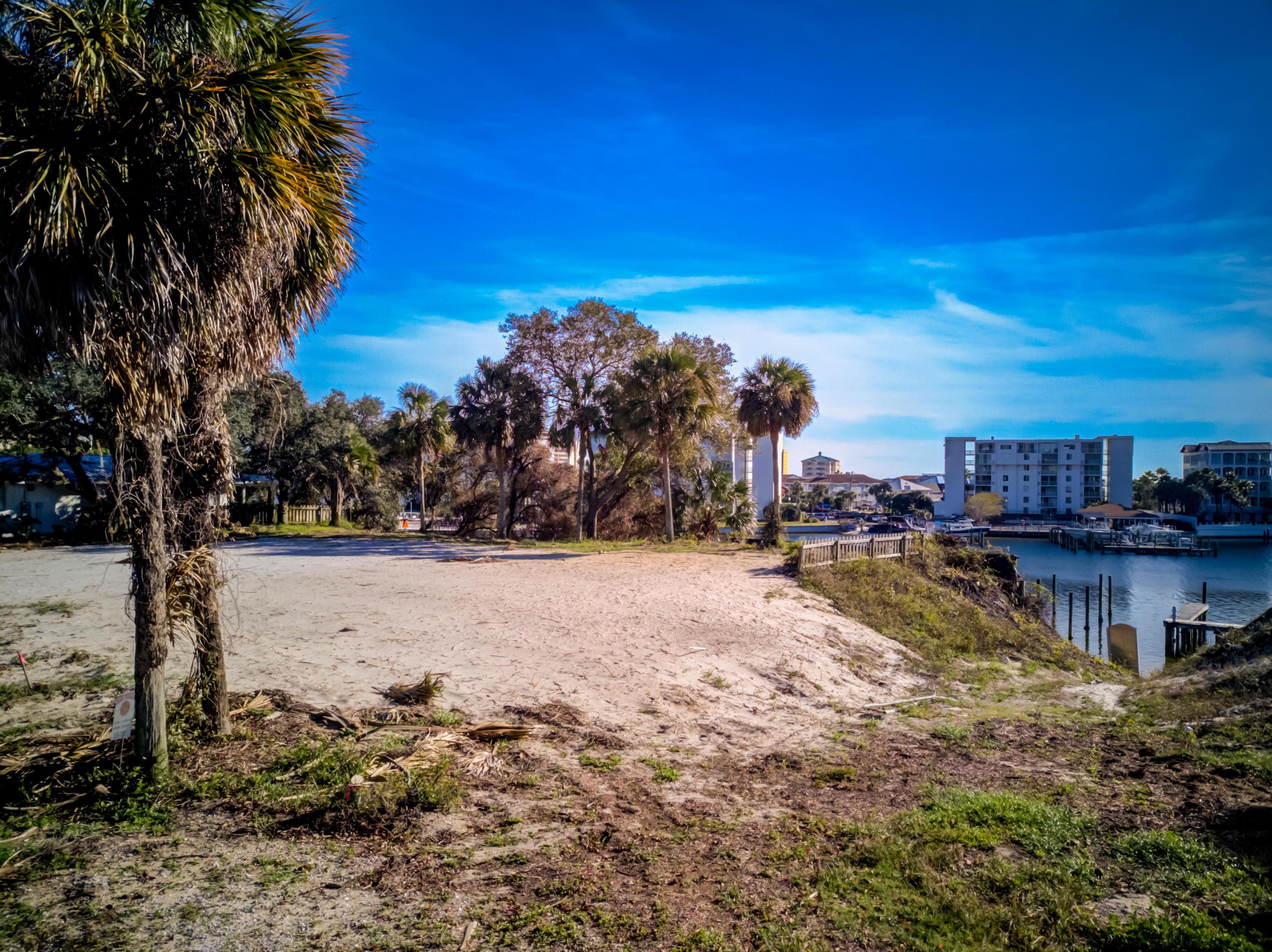 The Enclaves on the Harbor - Land