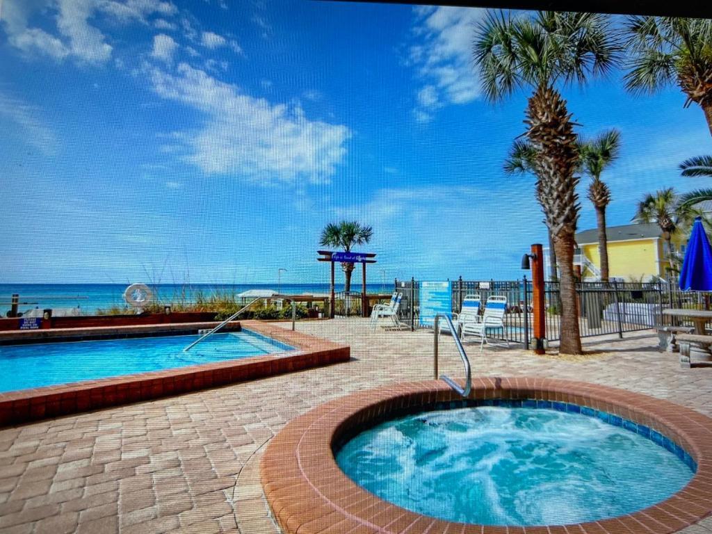 The Commodore - Residential