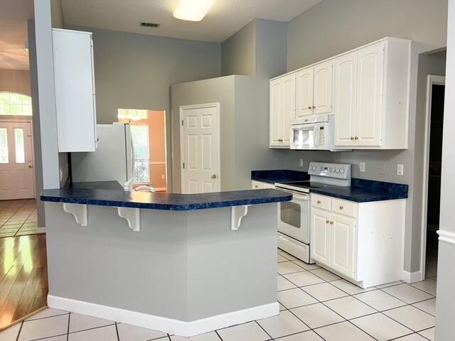 ROYAL OAKS - Residential Lease