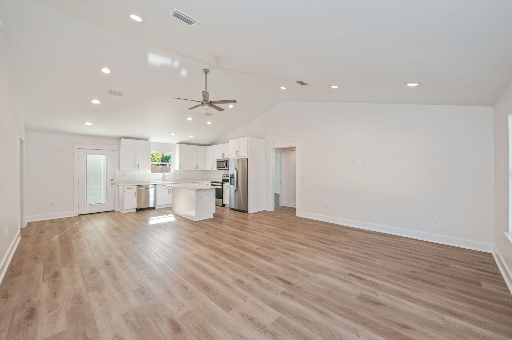 OAKWOOD HILLS UNIT 3 - Residential Lease