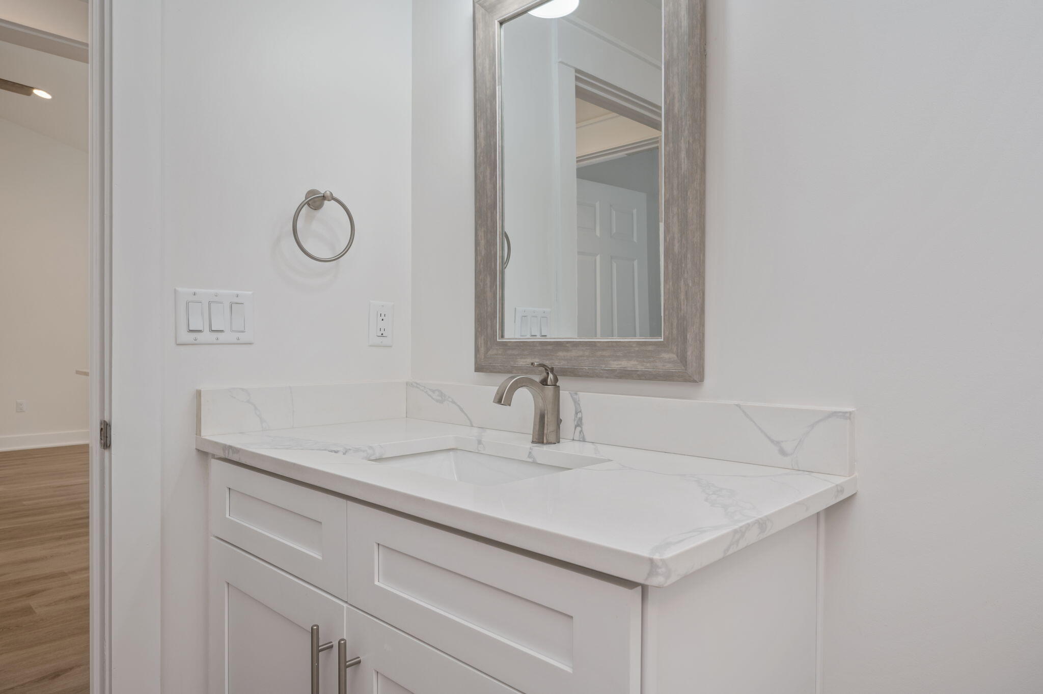 OAKWOOD HILLS UNIT 3 - Residential Lease