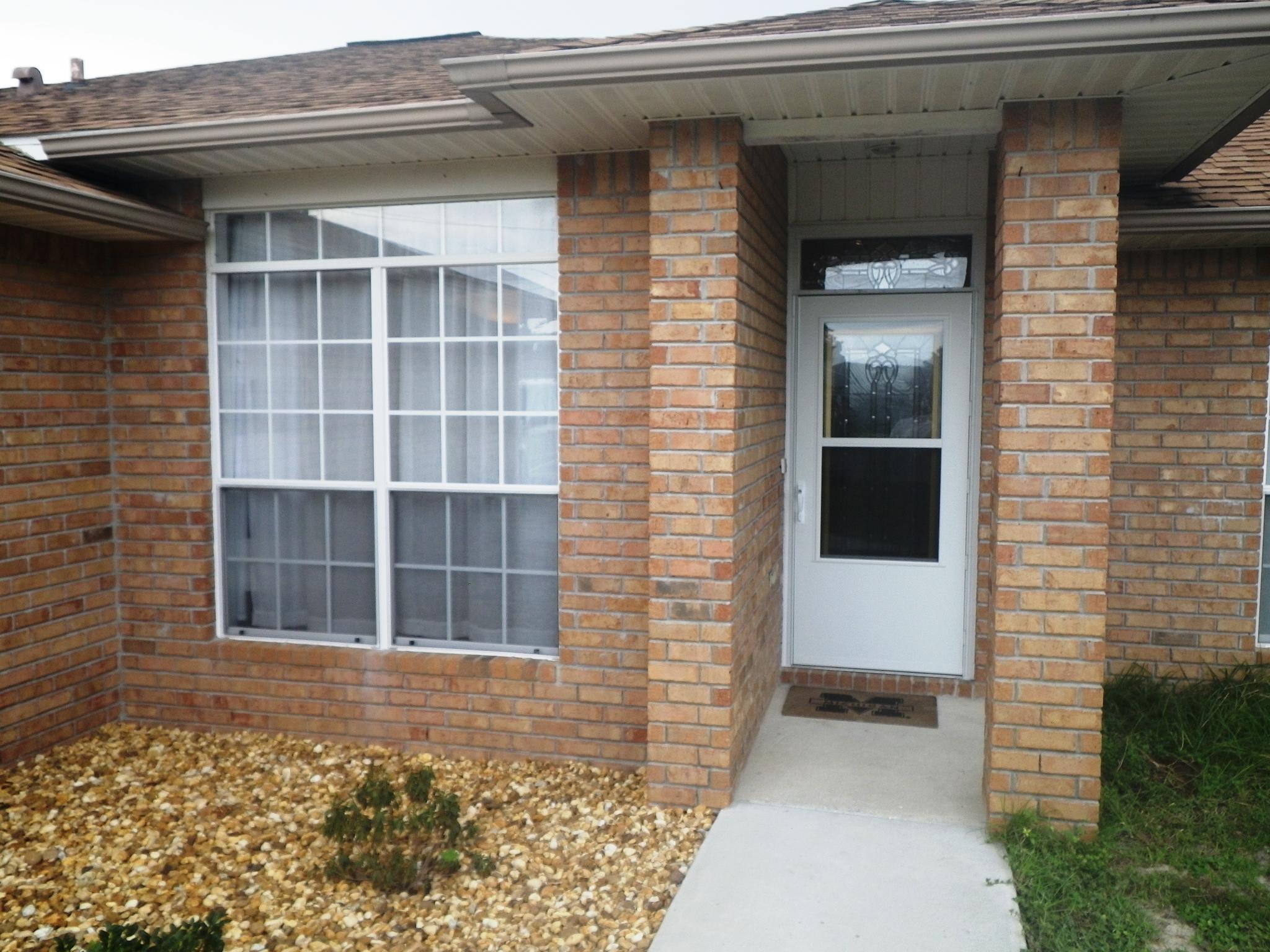 ROSS CROSSING - Residential Lease