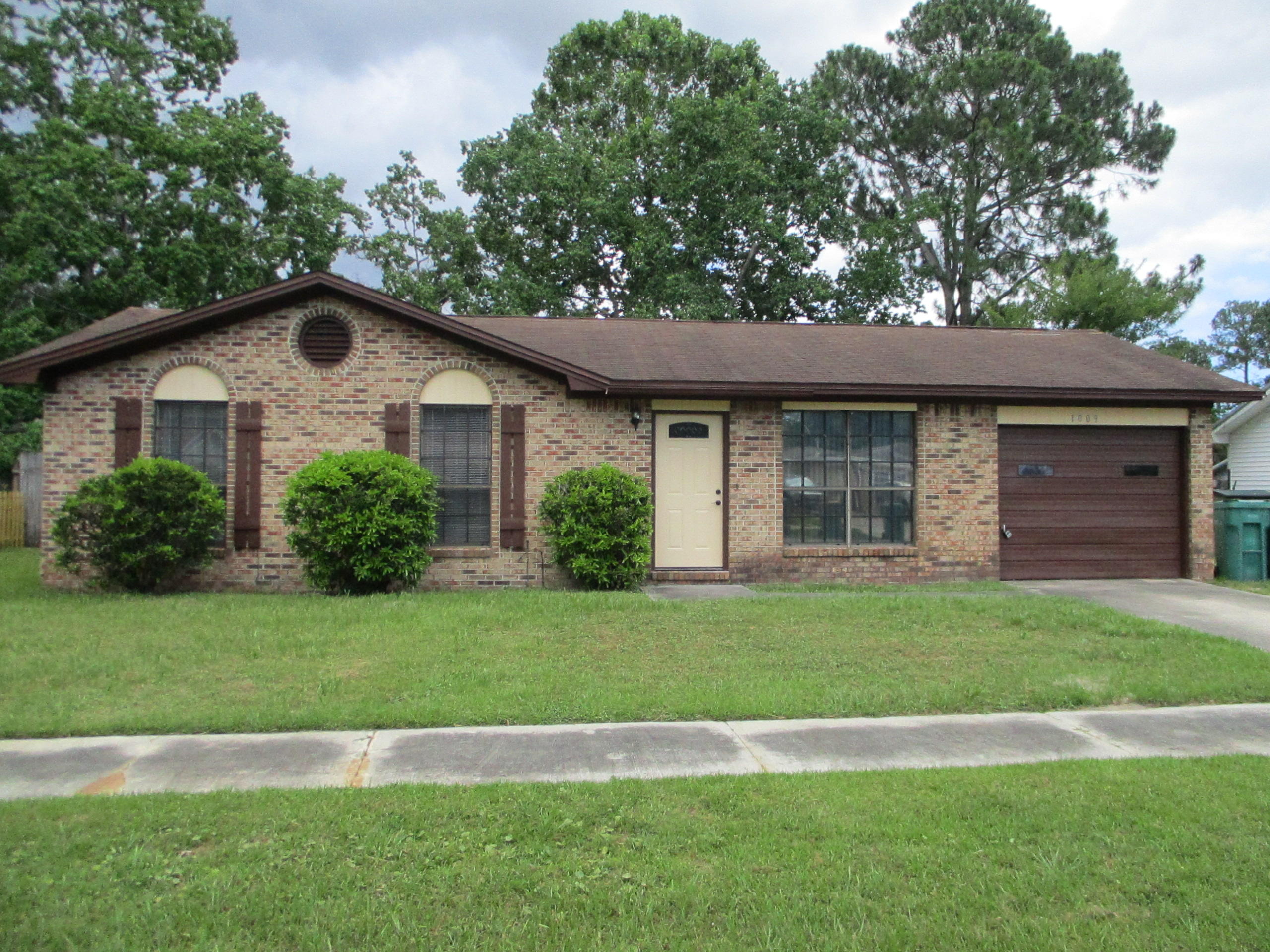 UPDATED QUAINT HOME CENTRALLY LOCATED IN FWB. VERY EASY ACCESS TO HURLBURT, VIA FREEDOM WAY AND TO EGLIN VIA BEAL PKWY. YOU NEVER HAVE TO TRAVEL ON HWY 98 TO GO TO EITHER BASE. LARGE FENCED IN BACK YARD.
NEW TILE FLOORING IN ALL THE LIVING AREAS, NEW INTERIOR PAINT THROUGHOUT, NEW VANITES MIRRORS AND SINKS IN BOTH BATHS, REFINISHED CABINETS IN THE KITCHEN, NEW FRIDGE, STOVE IS 2 YEARS OLD, NEW OVEN HOOD, NEW CEILING FANS IN ALL BEDROOMS,ALL NEW INTERIOR 6 PANEL DOORS, NEW FRONT DOOR, NEW GARAGE DOOR AND OPENER TO BE INSTALLED SOON. ONE CAR GARAGE WITH WASHER AND DRYER HOOK UPS IN THE GARAGE. ABSOLUTELY NO PETS WILL BE CONSIDERED. CALL TO MAKE AN APPOINTMENT TODAY