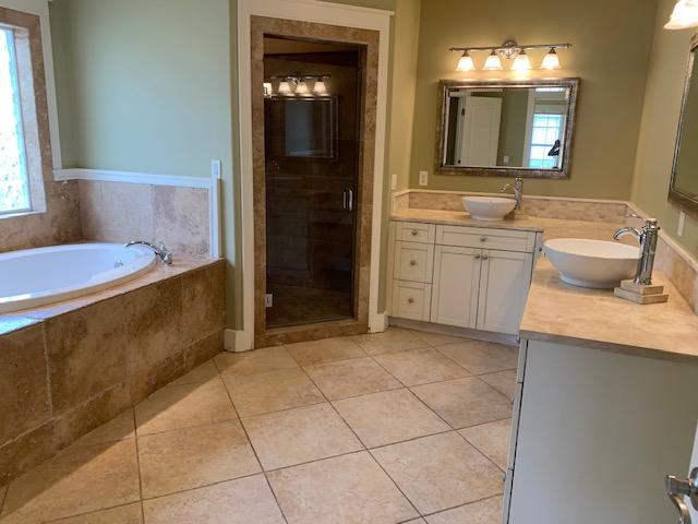MACK BAYOU ESTATES - Residential Lease