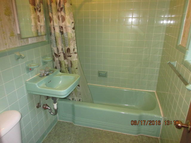 BAYOU WOODS - Residential Lease