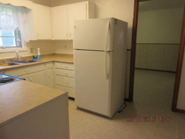 BAYOU WOODS - Residential Lease
