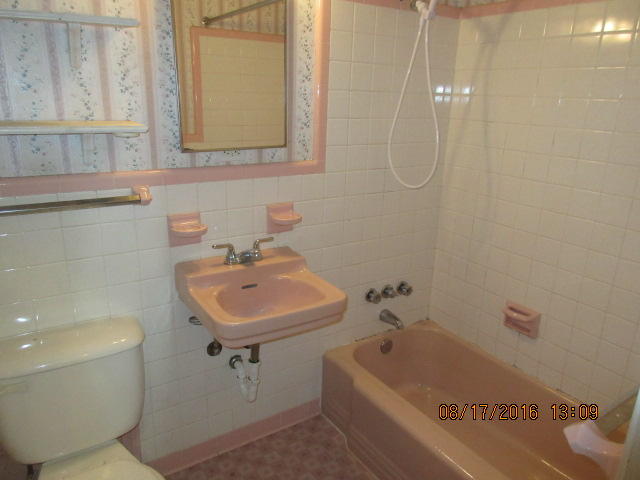 BAYOU WOODS - Residential Lease