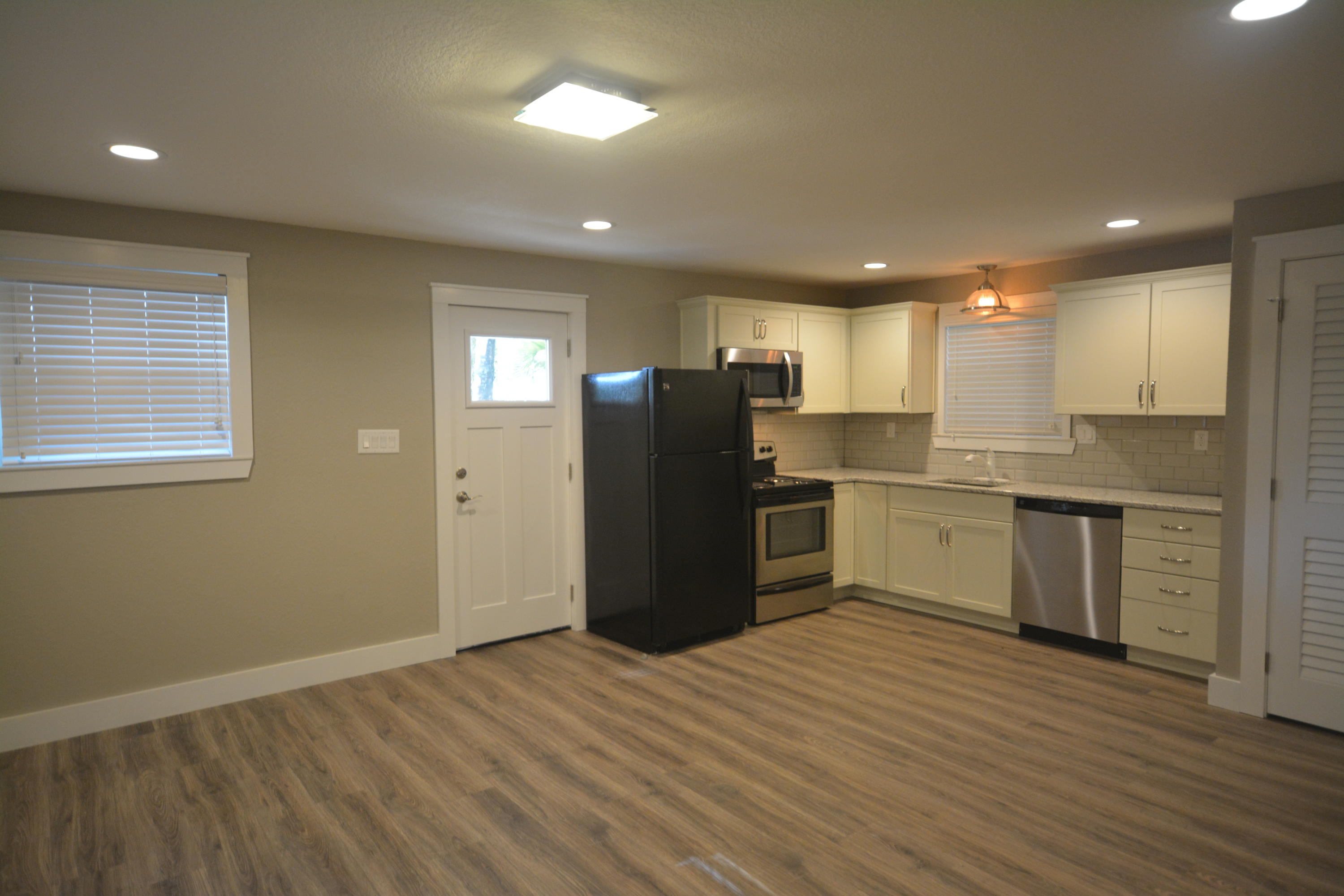 SEABREEZE - Residential Lease
