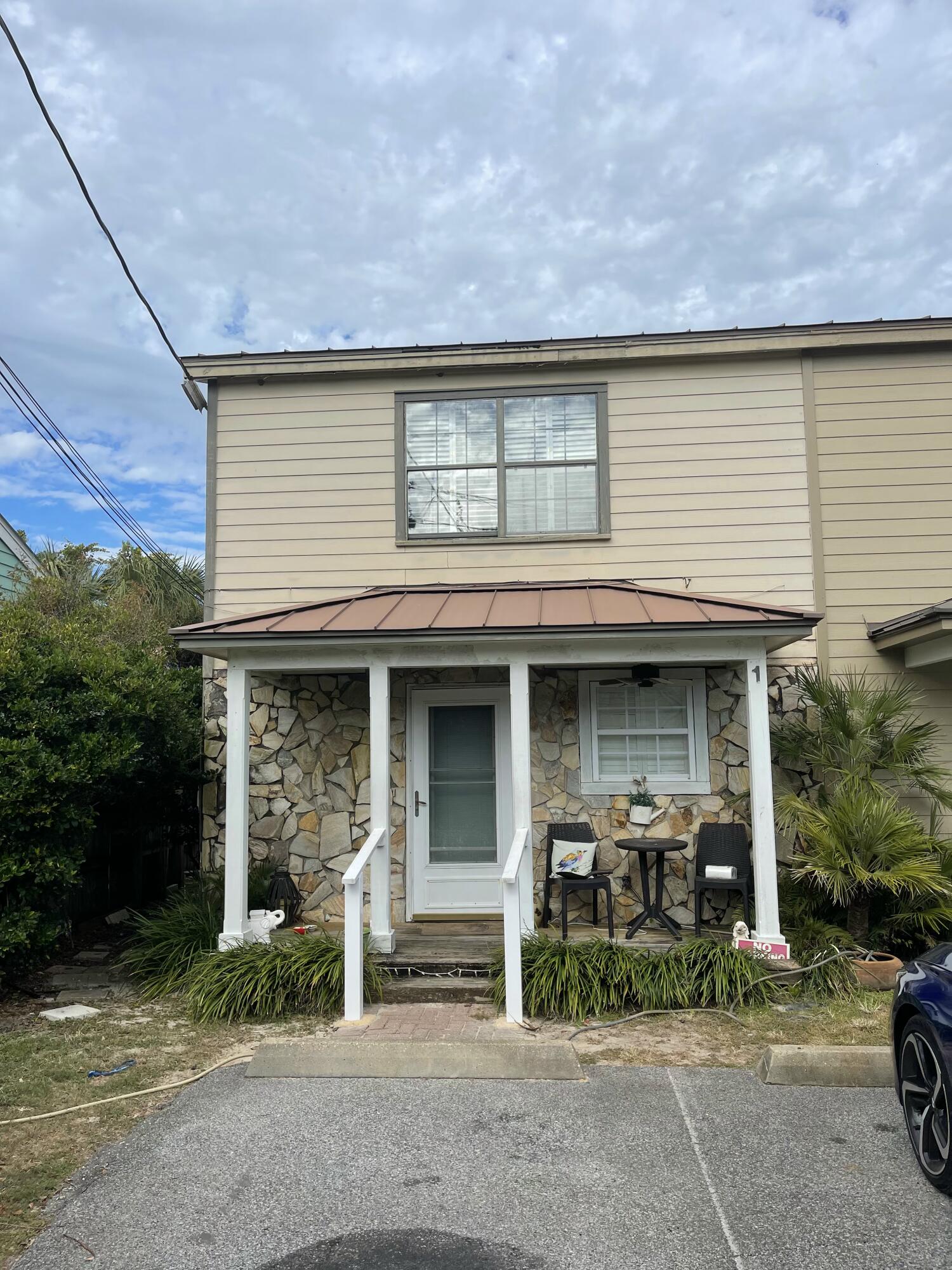 Back on market! Fantastic investment opportunity under $300,000!  Located just one tier off of Miramar Beach's white sand shores with a low HOA. This end unit is in a prime location just minutes to shopping and restaurants. Sit on your private balcony and soak up the sun or take a quick walk to the gulf for a swim. Renovate and have your dream primary or rental space at the beach!