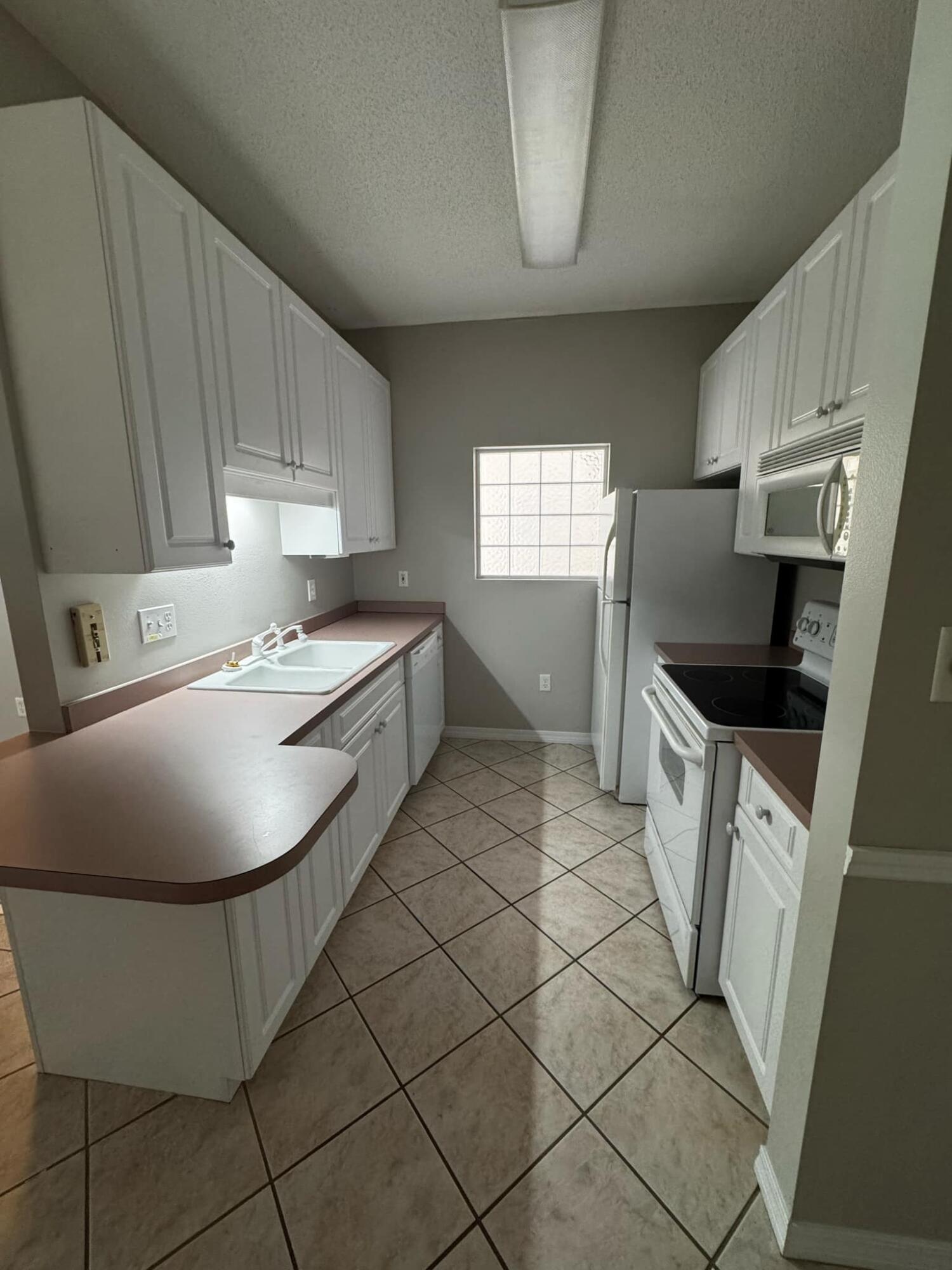 THE OAKS AT NICEVILLE PH III UNIT 159 - Residential Lease