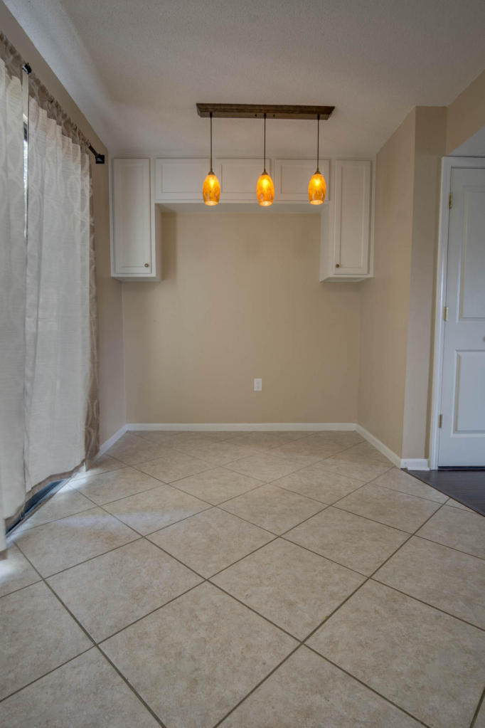 VIKING MANOR PH 1 - Residential Lease