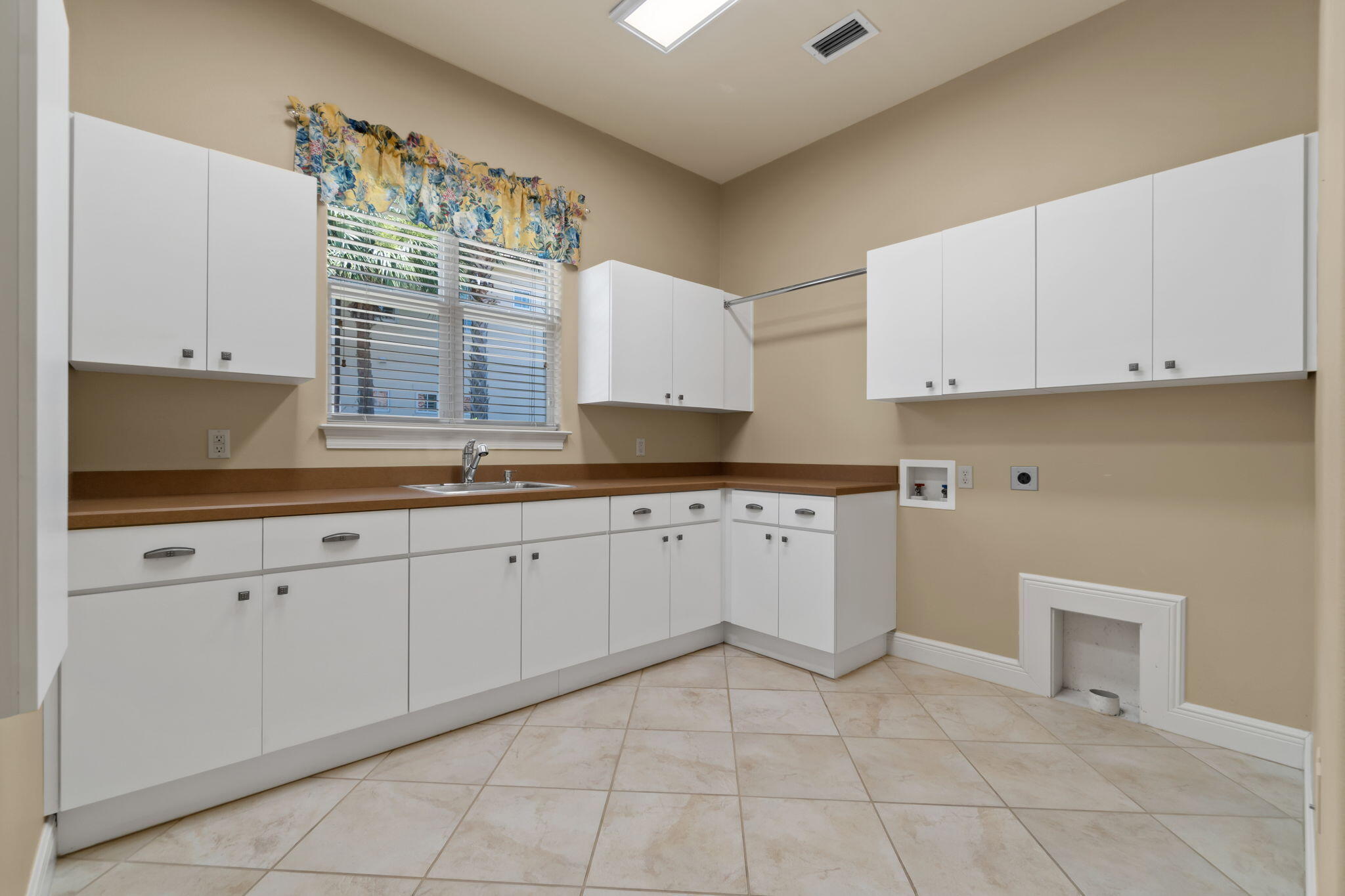 REGATTA BAY PATIO HOMES - Residential