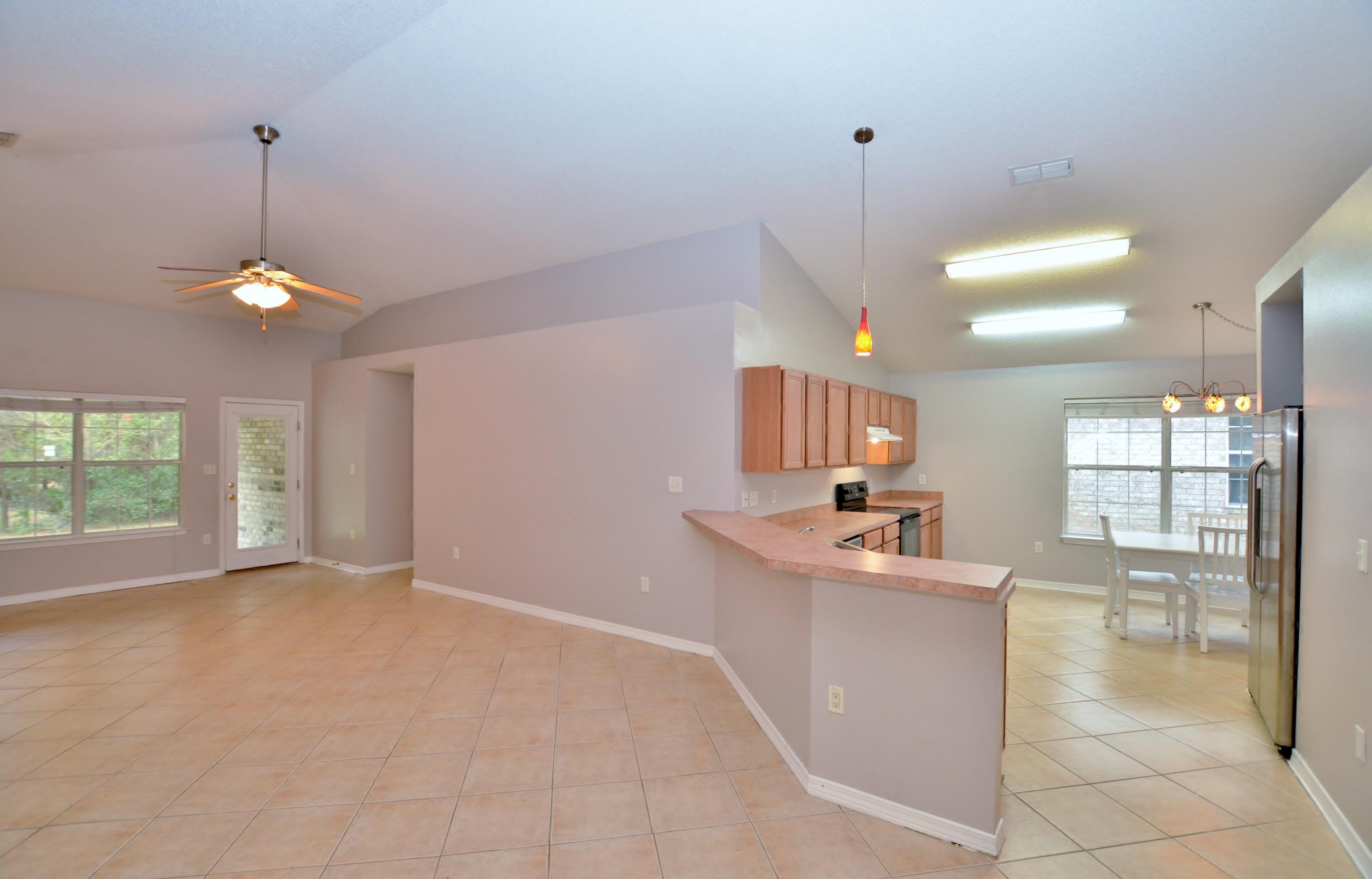 PARADISE RETREAT - Residential Lease