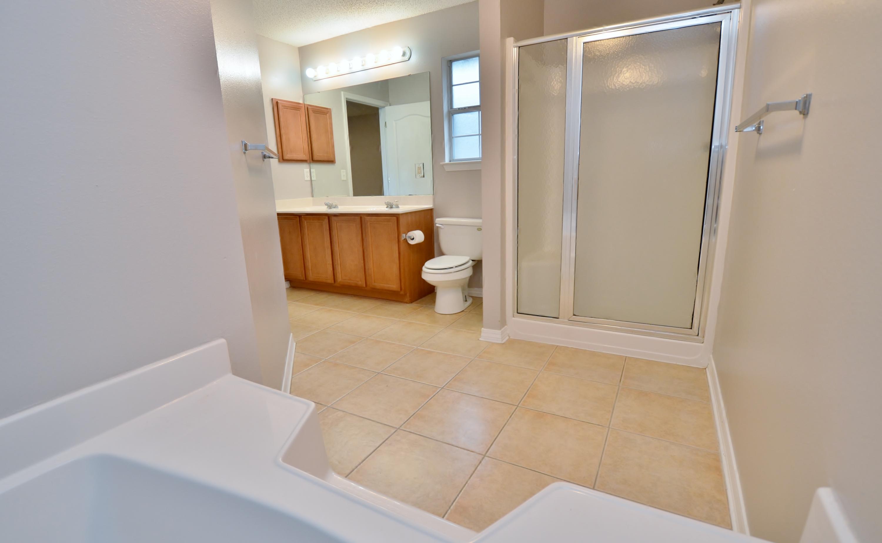 PARADISE RETREAT - Residential Lease